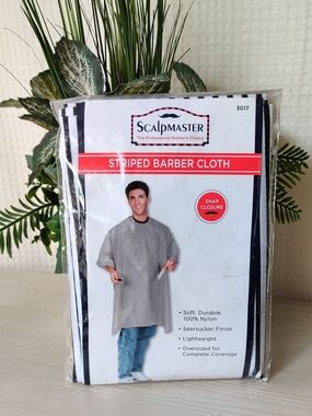 ScalpMASTER Striped Barber Cloth Cape - Black & White